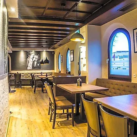 Hotel-restaurant Alpha פרידריכסהאפן
