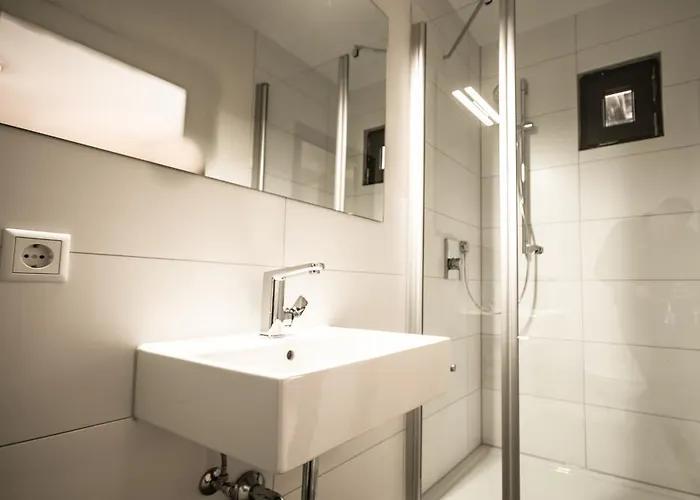 فندق Hotel-restaurant Alpha فريدريشسهافن